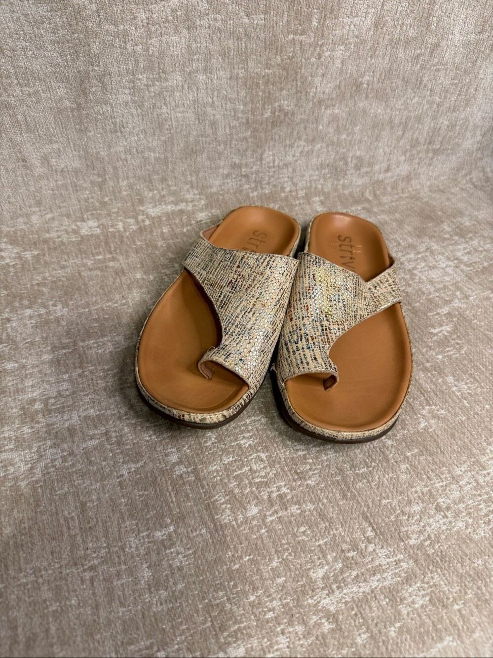 Strive Women's Capri Snake Suede Leather Toe Loop Slide Sandals Cream Size 5.5